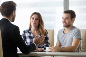 couple-meeting-with-attorney