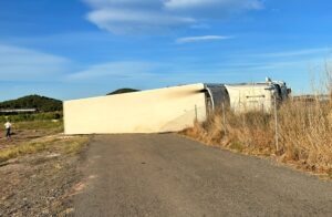 overturned tractor trailer